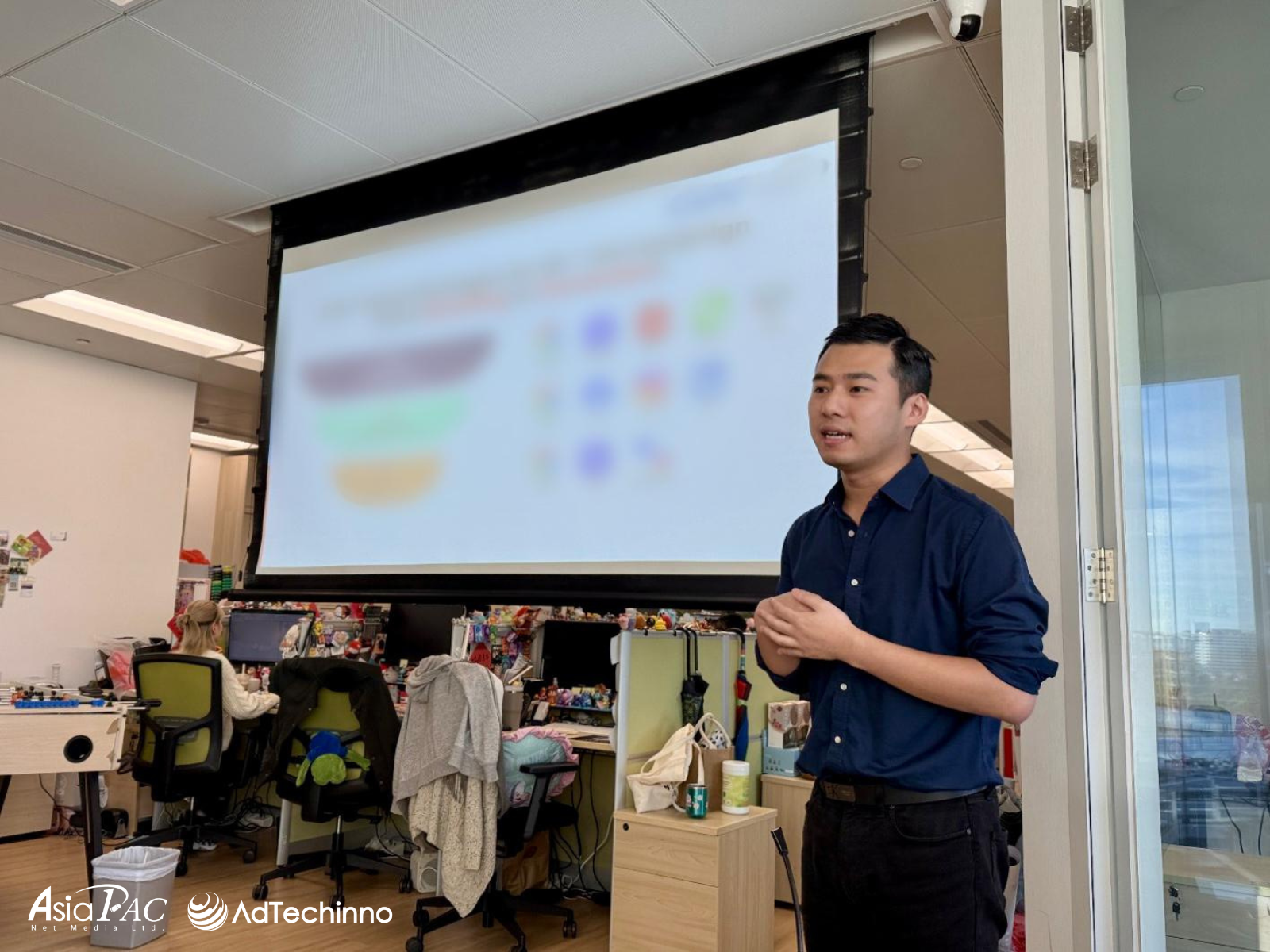 asiapac-hongkong-foster-innovation-with-cross-team-sharing-02.png
